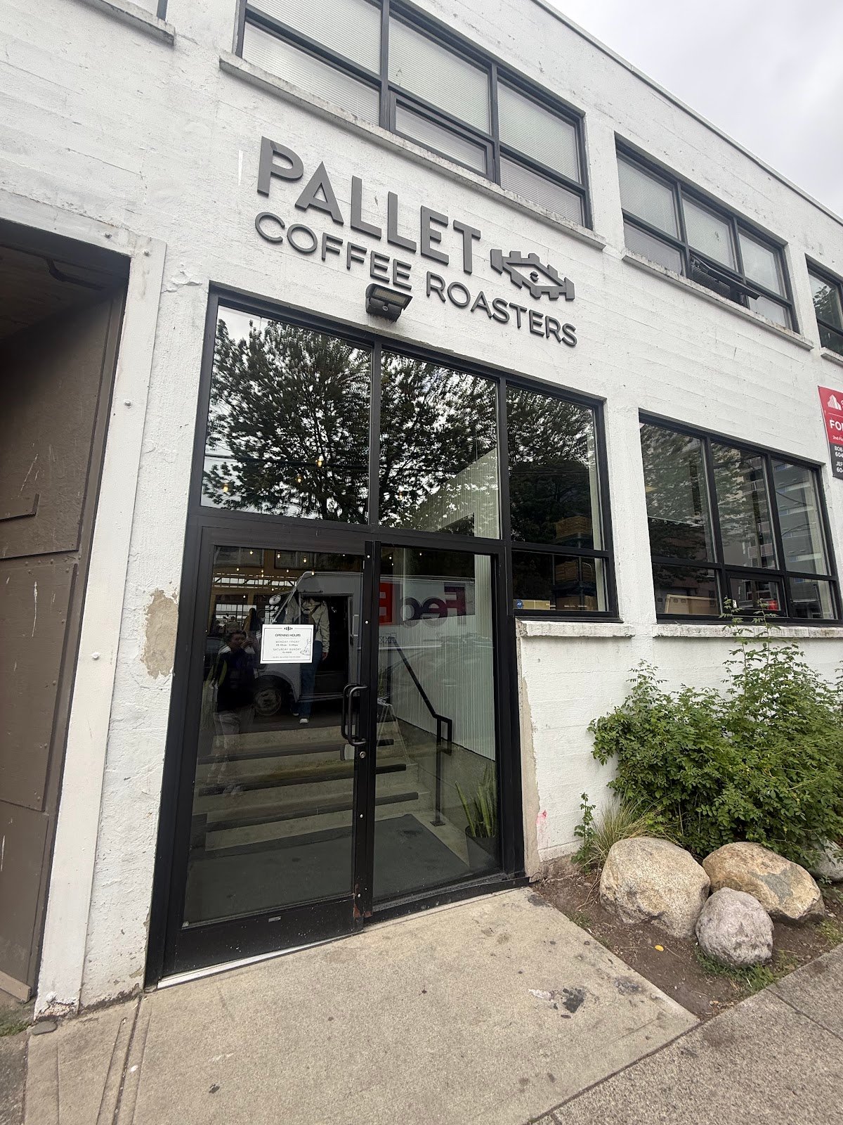 Pallet Coffee Roasters - Roastery, Cafe & HQ specialty coffee shop in Vancouver - photo 3