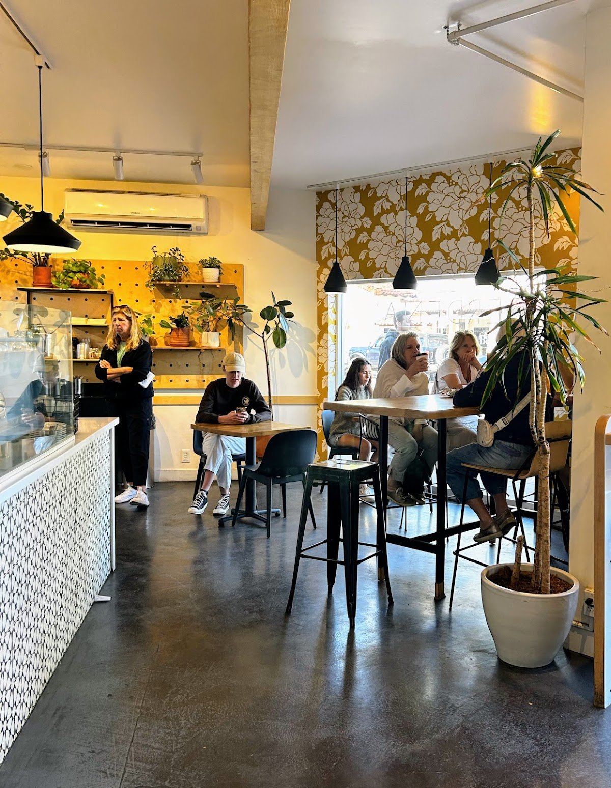 Berdena's specialty coffee shop in Phoenix - photo 4