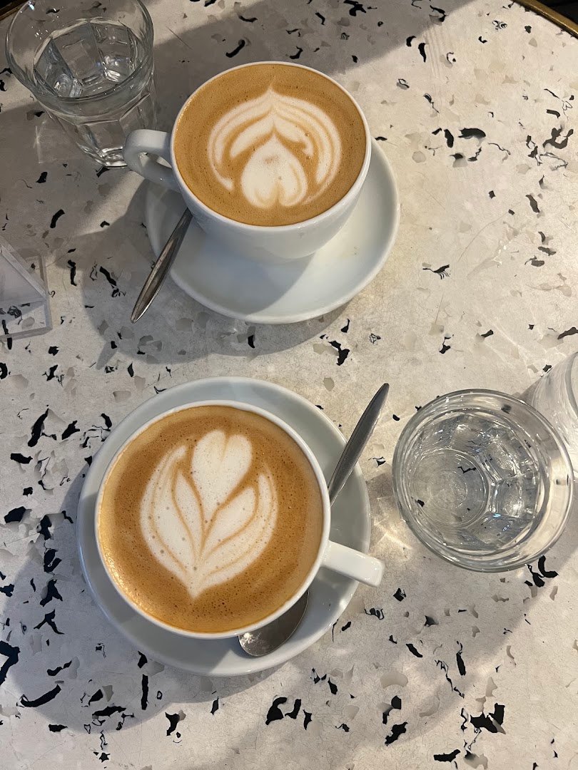 Café Dose specialty coffee shop in Paris - photo 3