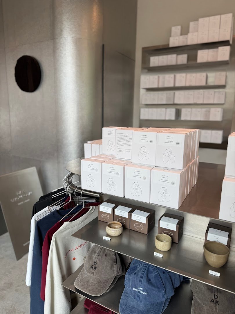 Dak Showroom by Dak Coffee Roasters specialty coffee shop in Amsterdam - photo 10