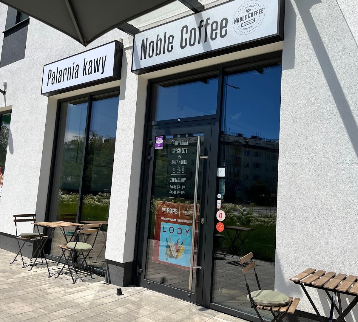 Storefront of Noble Coffee Bielany, specialty coffee shop in Warsaw