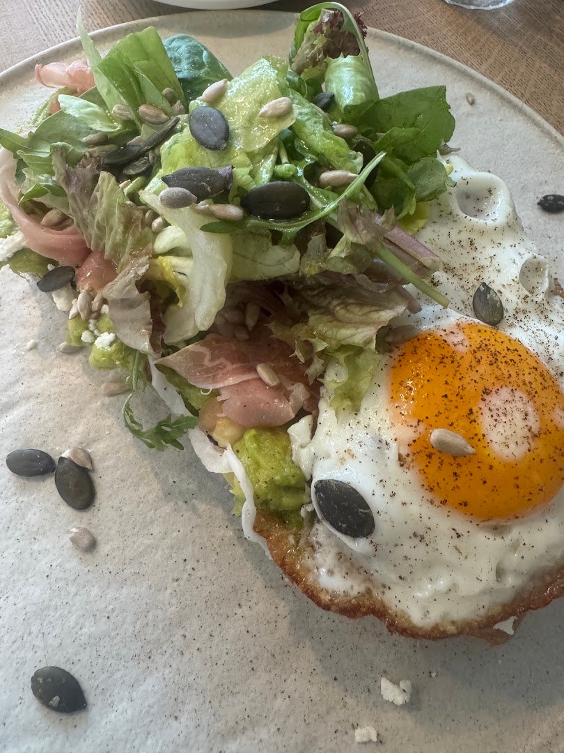 Food at Bros Beans & Beats, specialty coffee shop in Zurich