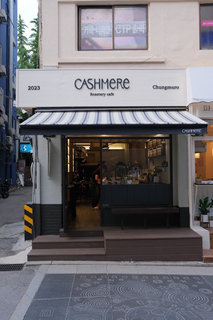 Storefront of Cashmere Coffee, specialty coffee shop in Seoul