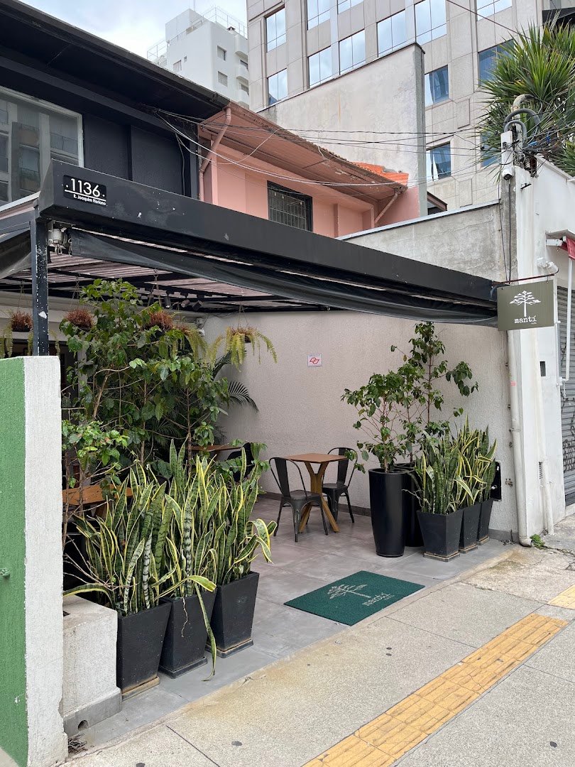 Storefront of Mantí Café, specialty coffee shop in São Paulo