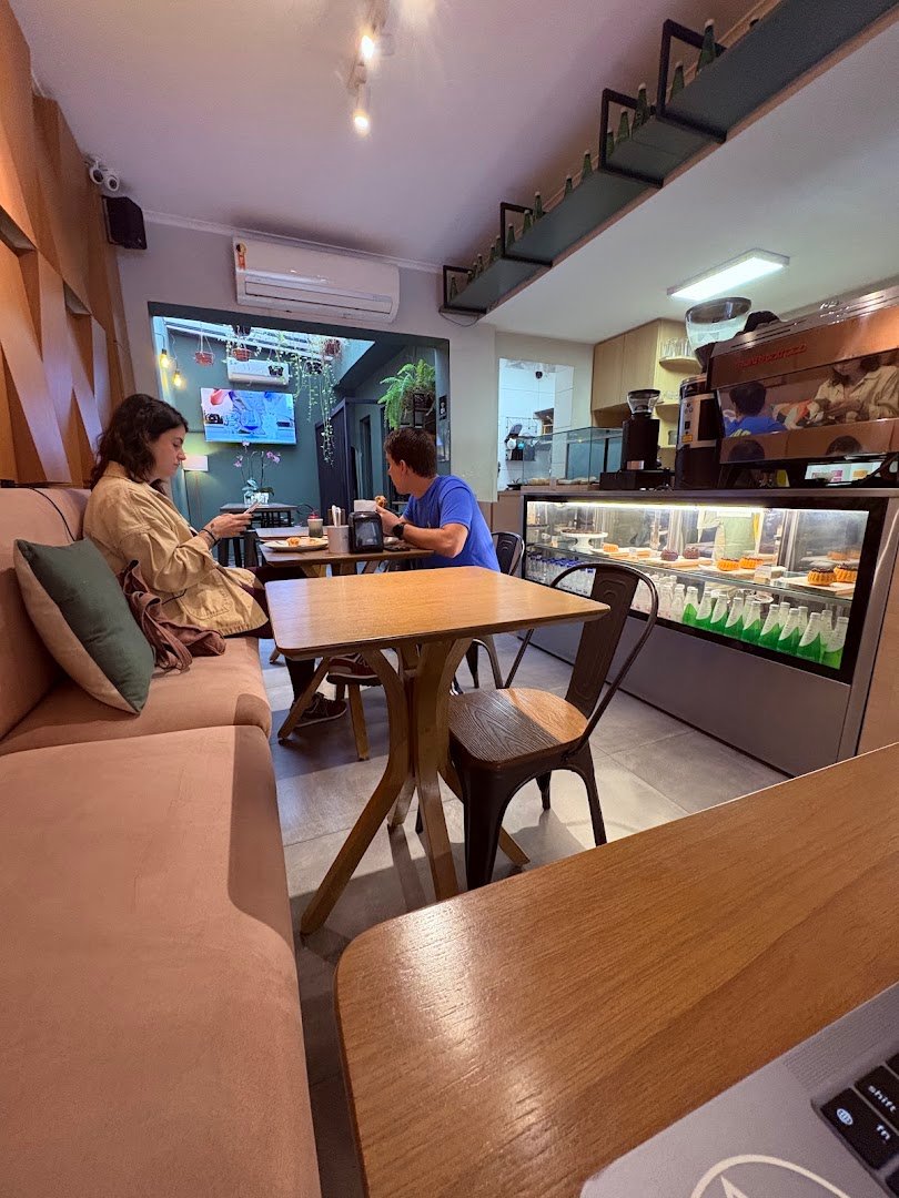 Interior of Mantí Café, specialty coffee shop in São Paulo