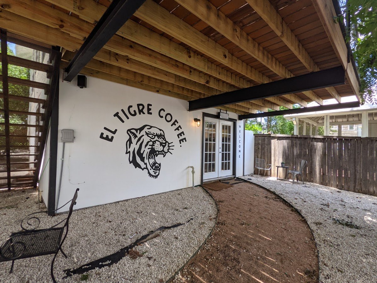EL TIGRE COFFEE ROASTERS specialty coffee shop in Austin - photo 9