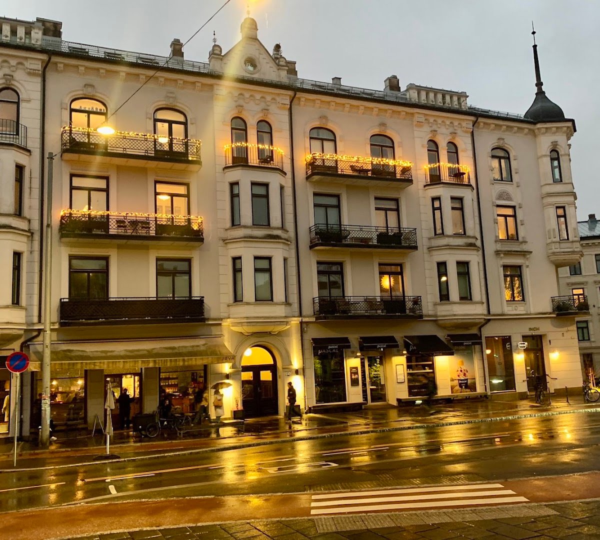 Storefront of Java espresso & coffee Business AS, specialty coffee shop in Oslo