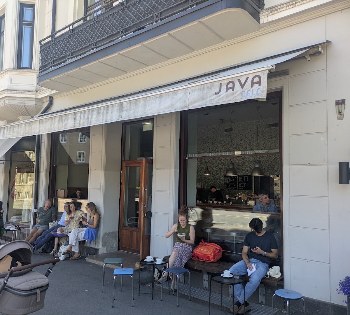 Storefront of Java espresso & coffee Business AS, specialty coffee shop in Oslo