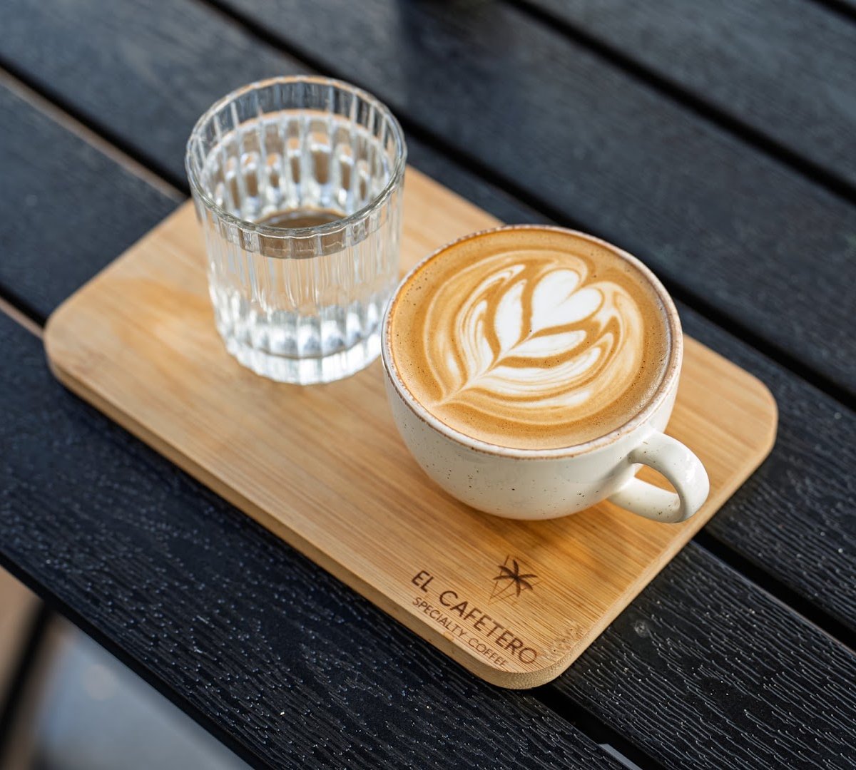 Coffee at El Cafetero Emilii Plater, specialty coffee shop in Warsaw