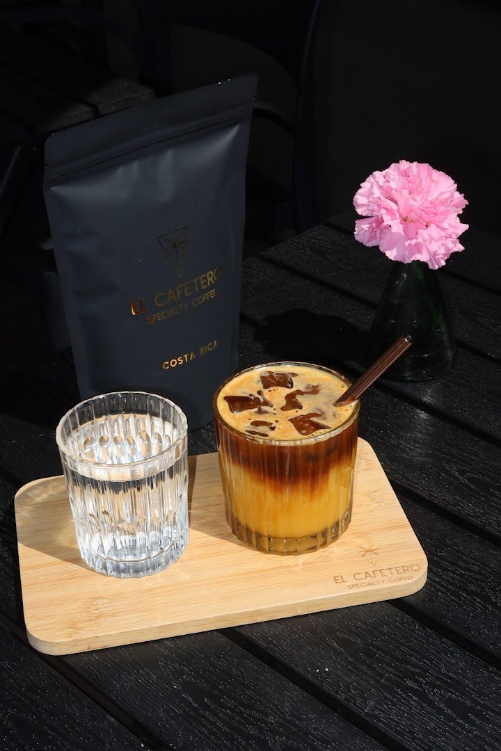 Coffee at El Cafetero Emilii Plater, specialty coffee shop in Warsaw