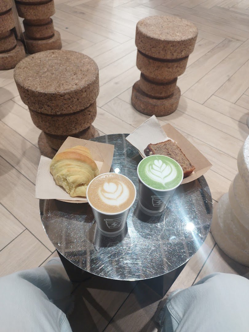 Syra Coffee | H&M specialty coffee shop in Barcelona - photo 7