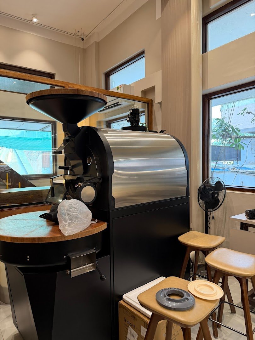 Interior of Toise Coffee Roastery + Brewstudio, specialty coffee shop in Mumbai