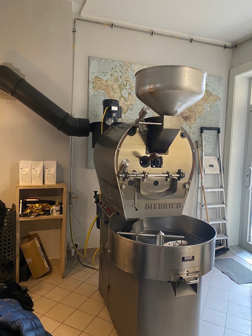 Interior of Supreme Roastworks AS, specialty coffee shop in Oslo