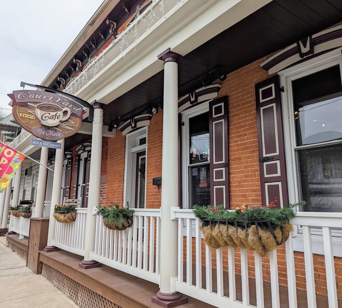 Storefront of Courtyard Cafe on Main, specialty coffee shop in Lancaster