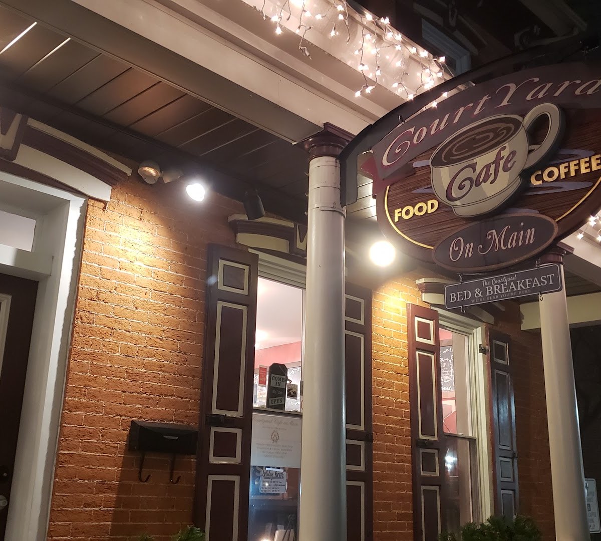 Storefront of Courtyard Cafe on Main, specialty coffee shop in Lancaster