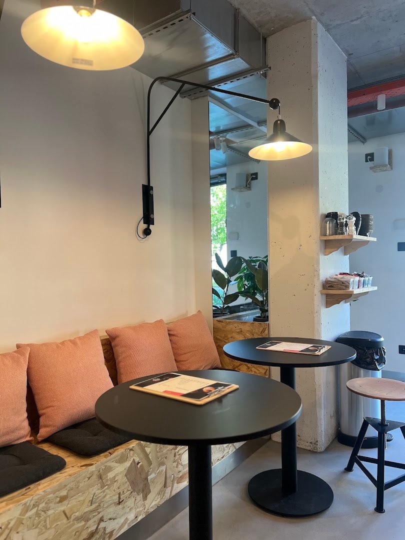 Square Café by NOSH specialty coffee shop in Budapest - photo 4