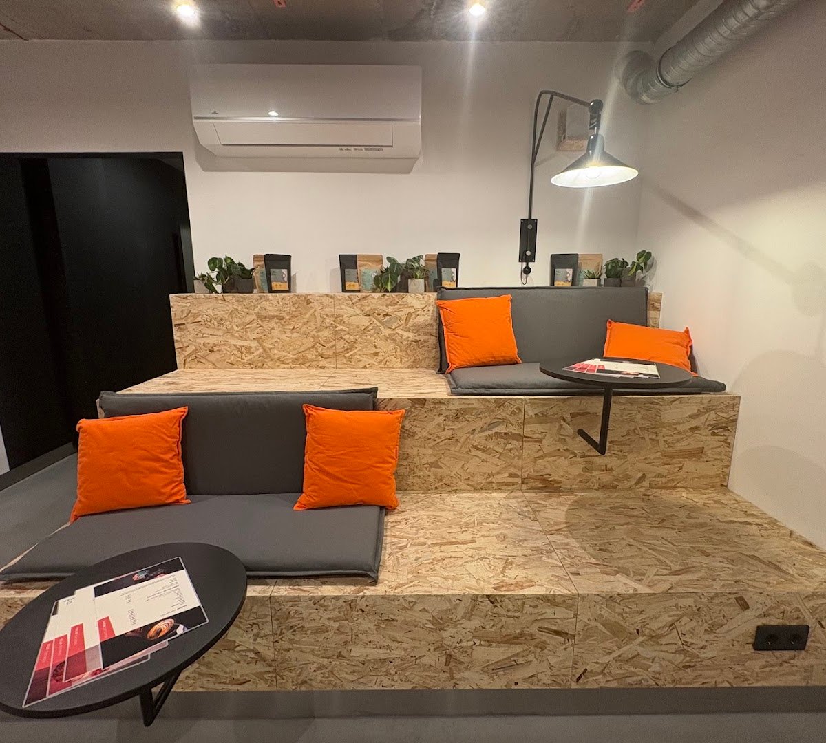 Square Café by NOSH specialty coffee shop in Budapest - photo 5