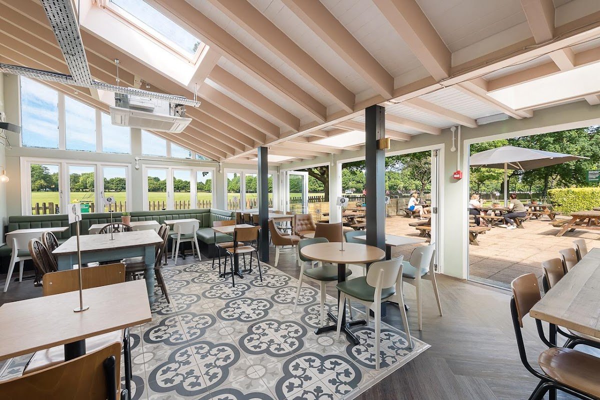 The Skylark Café specialty coffee shop in London - photo 2