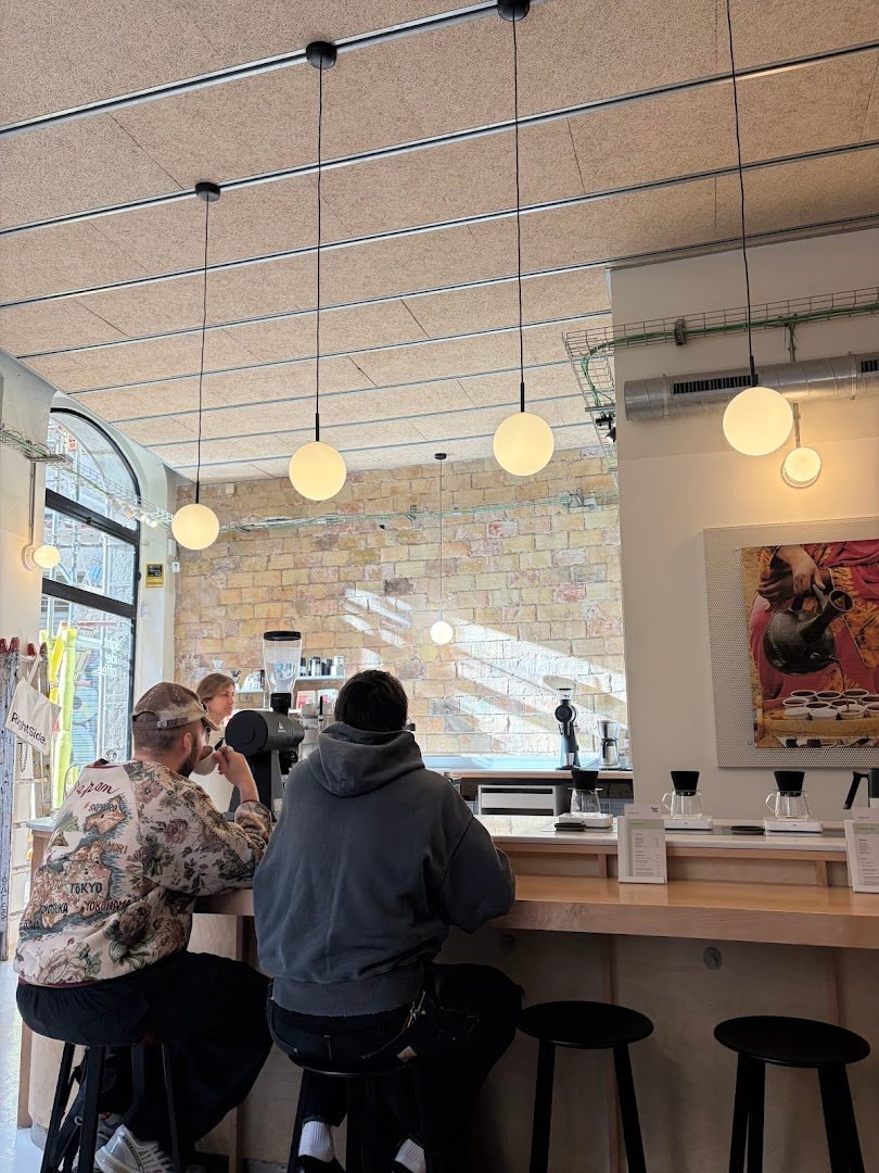 Right Side Coffee Bar specialty coffee shop in Barcelona - photo 14