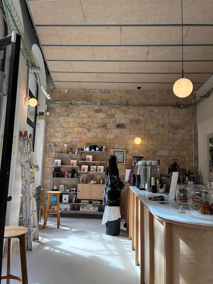 Right Side Coffee Bar specialty coffee shop in Barcelona - photo 15