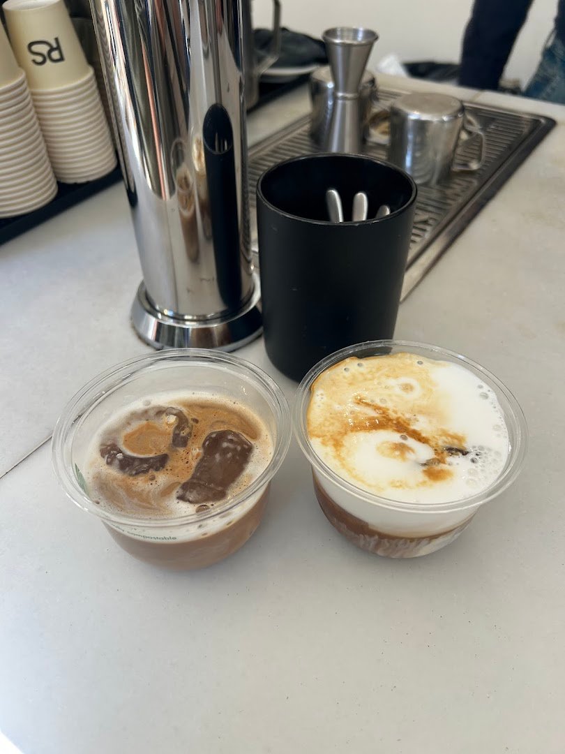 Right Side Coffee Bar specialty coffee shop in Barcelona - photo 2