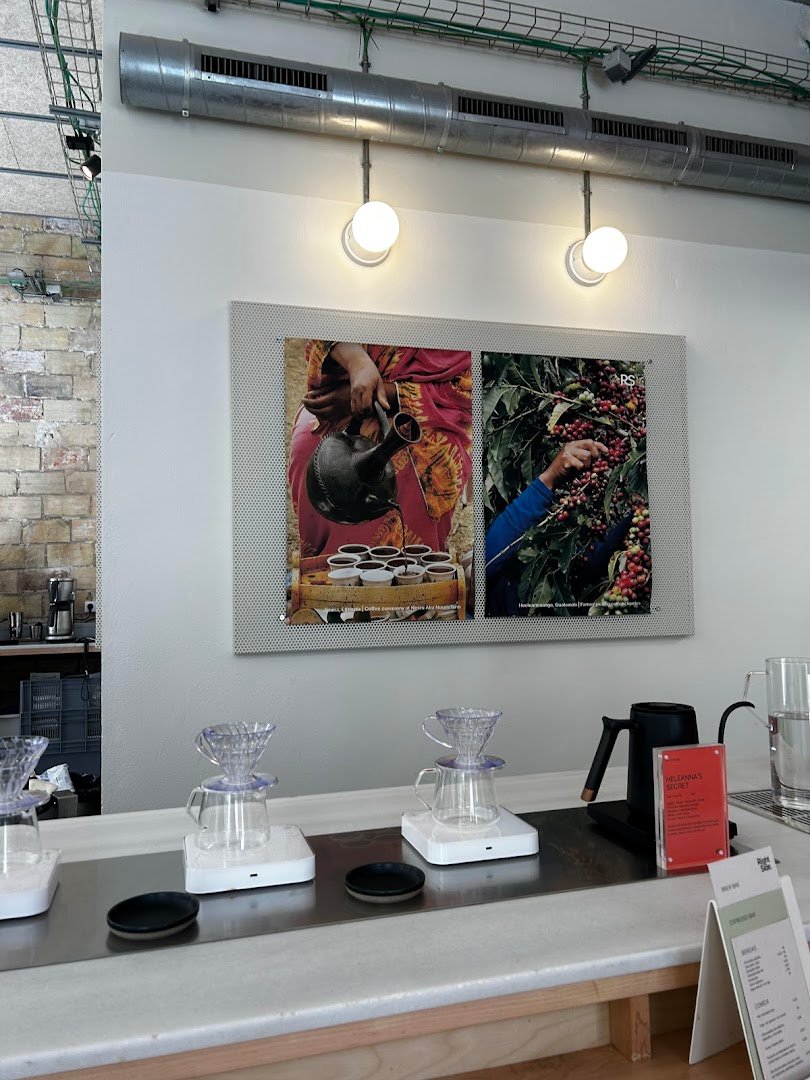 Right Side Coffee Bar specialty coffee shop in Barcelona - photo 6