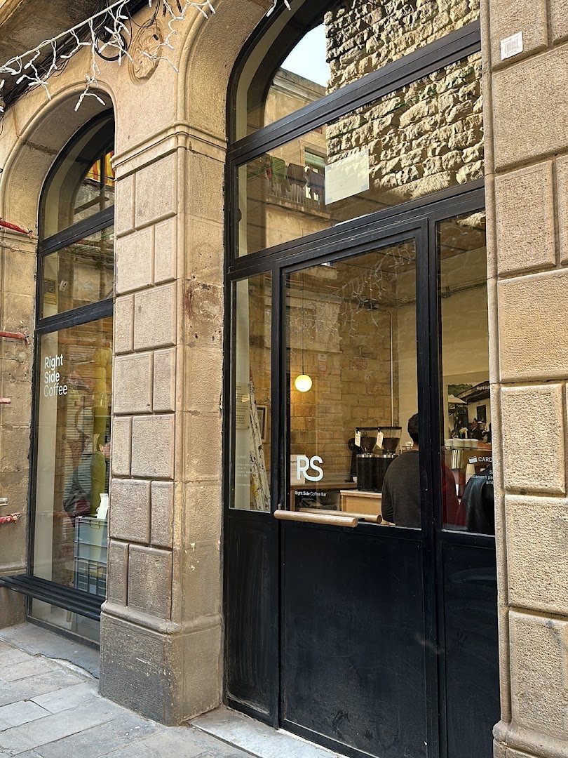 Right Side Coffee Bar specialty coffee shop in Barcelona - photo 10