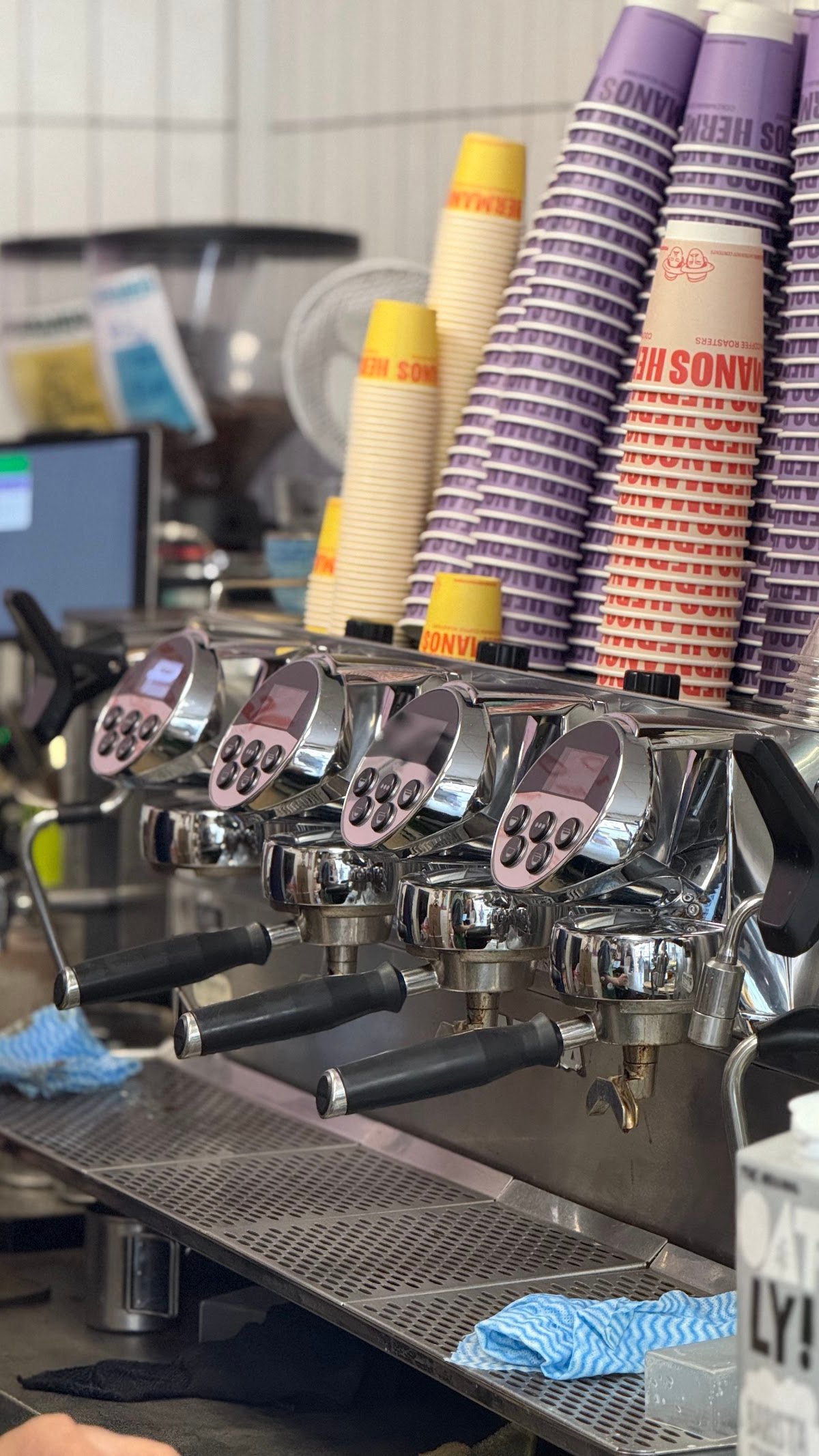 Hermanos Colombian Coffee Roasters – Victoria Station specialty coffee shop in London - photo 18