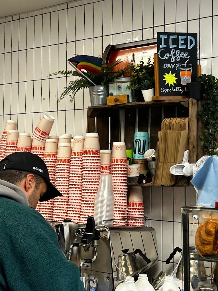 Hermanos Colombian Coffee Roasters – Victoria Station specialty coffee shop in London - photo 2