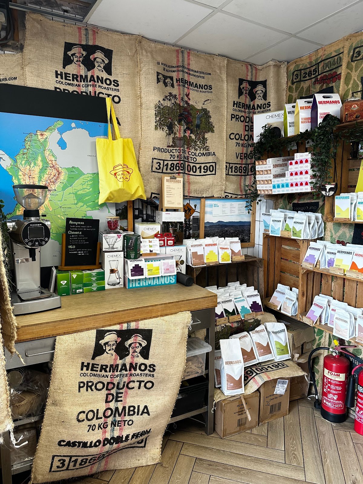 Hermanos Colombian Coffee Roasters – Victoria Station specialty coffee shop in London - photo 4