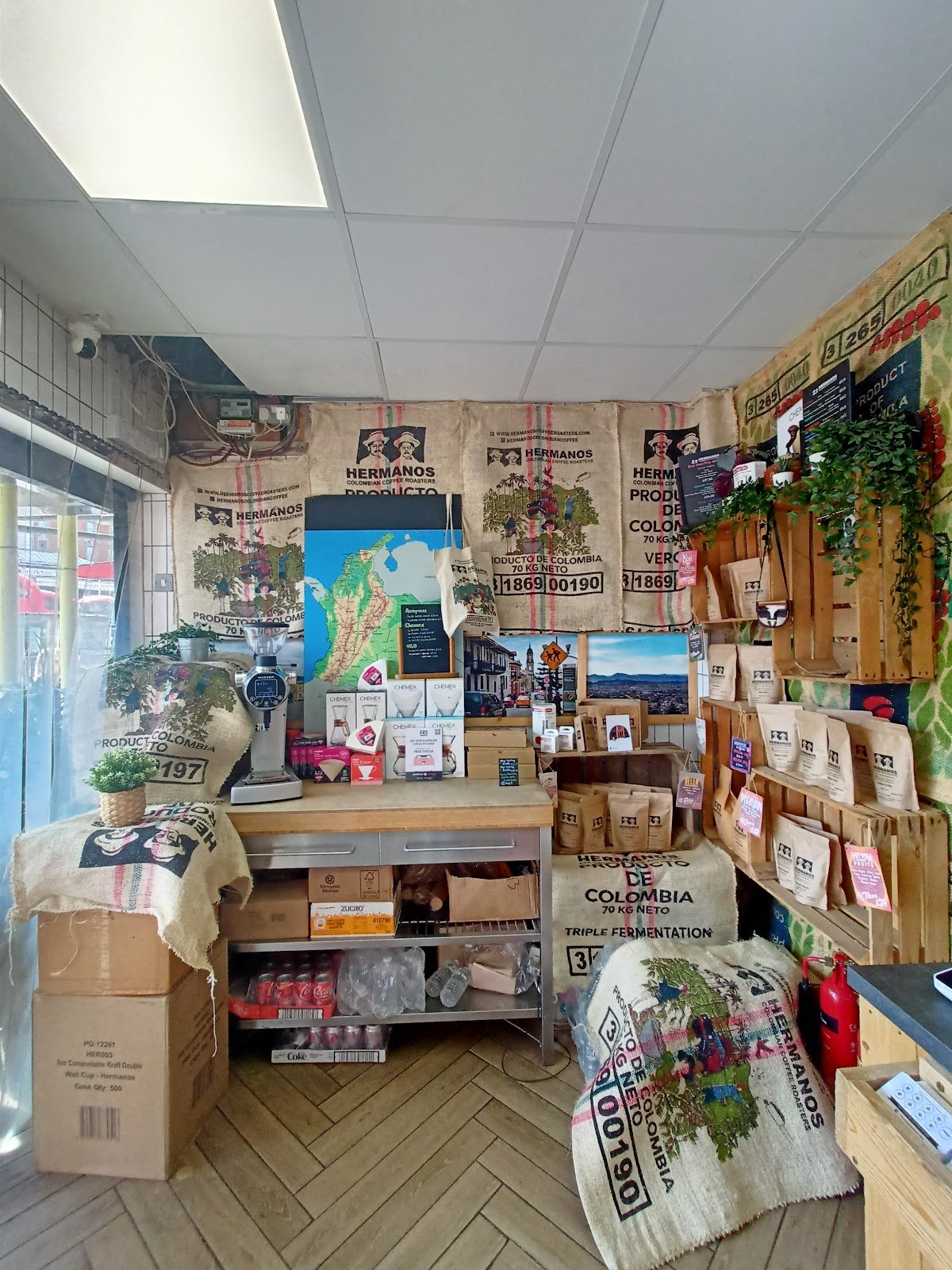 Hermanos Colombian Coffee Roasters – Victoria Station specialty coffee shop in London - photo 6