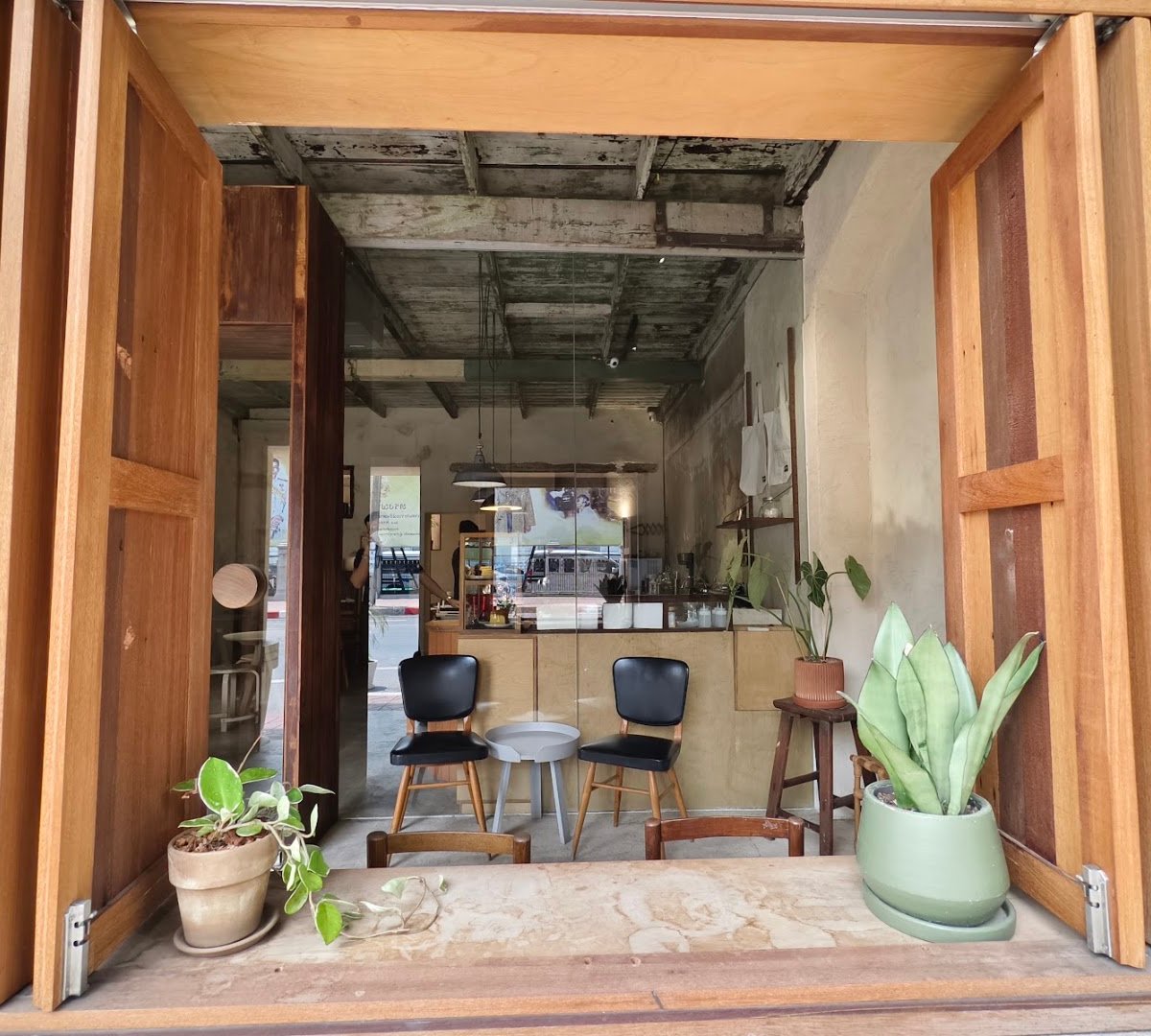 Craftsman Roastery at Old Town specialty coffee shop in Bangkok - photo 7