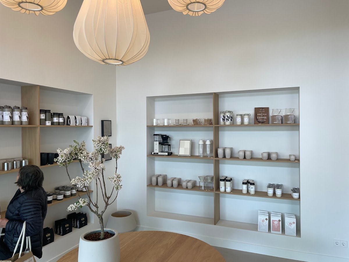 Coffee District specialty coffee shop in Amsterdam - photo 5