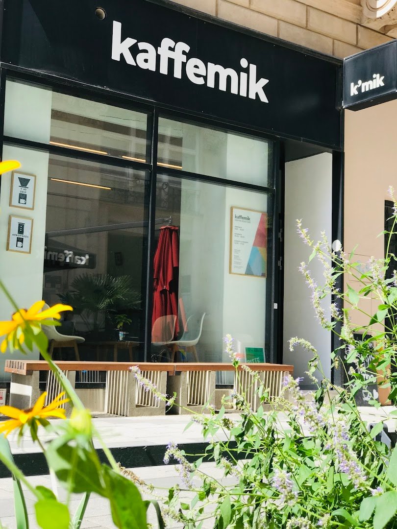 Storefront of kaffemik, specialty coffee shop in Vienna