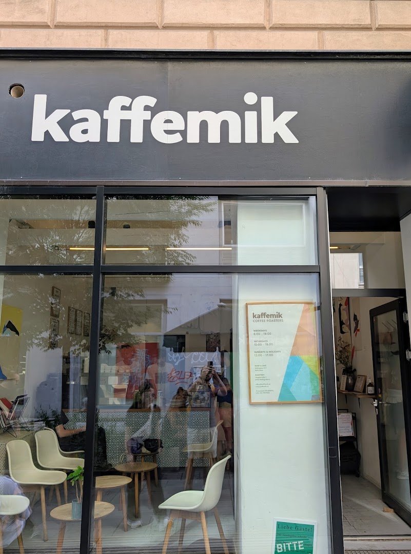 Storefront of kaffemik, specialty coffee shop in Vienna