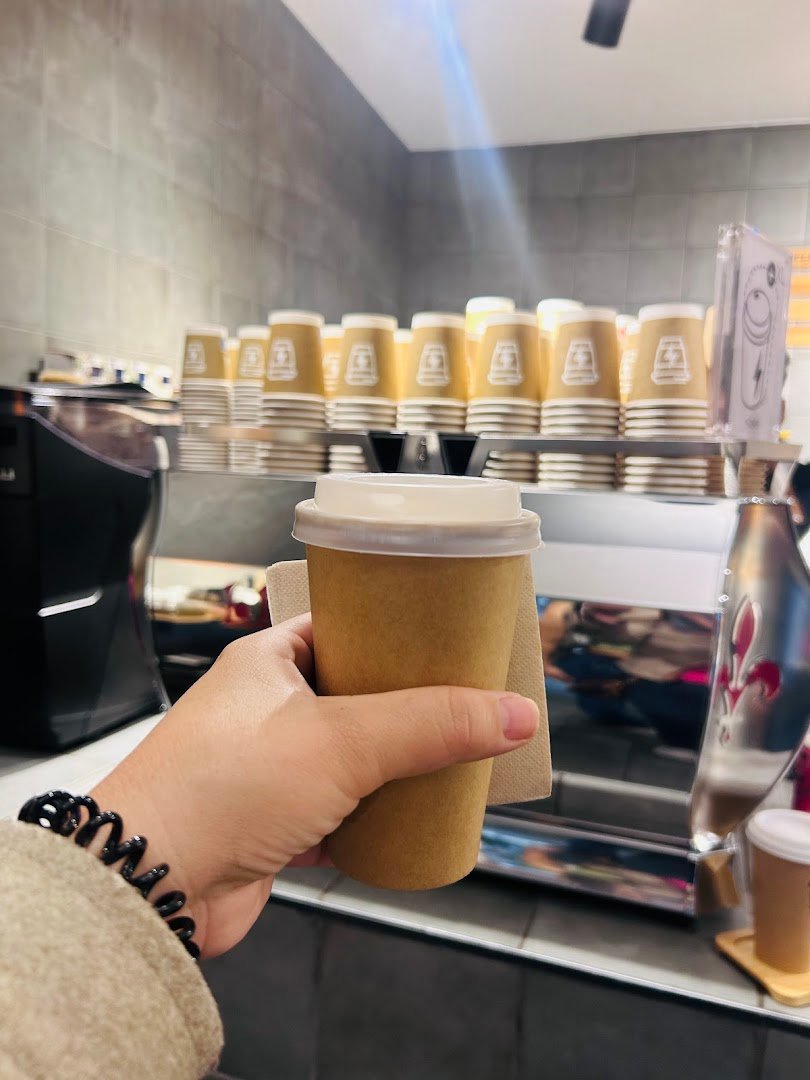 Syra Coffee - Sagrada Familia specialty coffee shop in Barcelona - photo 3