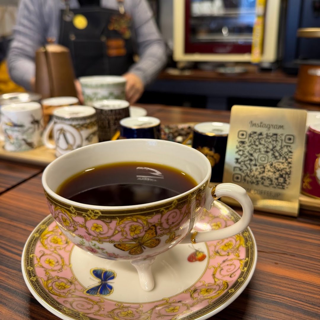 Coffee at Sim Coffee House, specialty coffee shop in Seoul