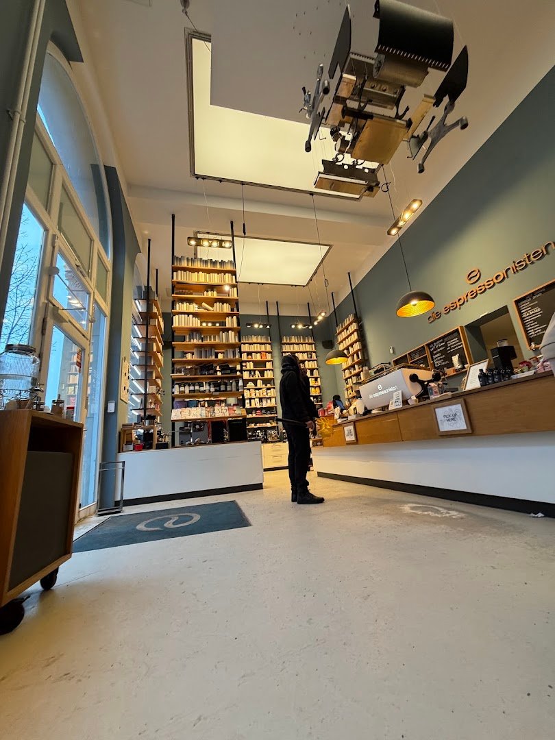 die espressonisten | Store, Craft Coffeeshop & La Marzocco Showroom specialty coffee shop in Berlin - photo 3