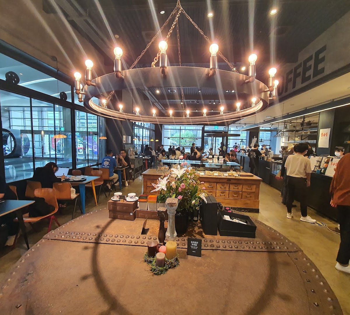 Interior of Terarosa Coffee, specialty coffee shop in Seoul