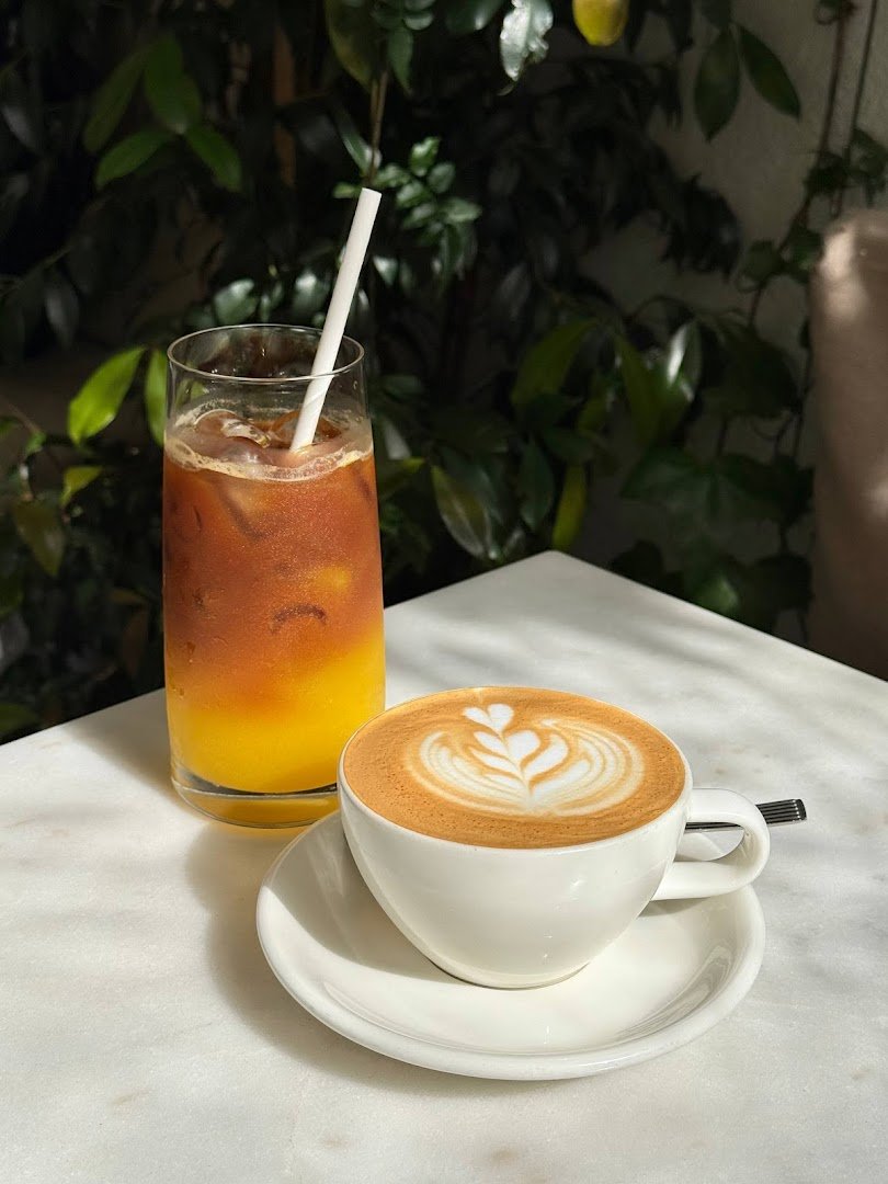Coffee at Instant Crunch Saldanha, specialty coffee shop in Lisbon