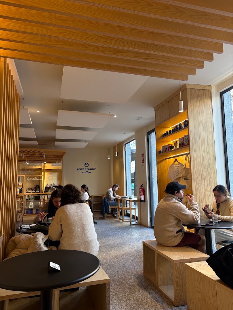East Crema Coffee Diego (Specialty Coffee Madrid) specialty coffee shop in Madrid - photo 5