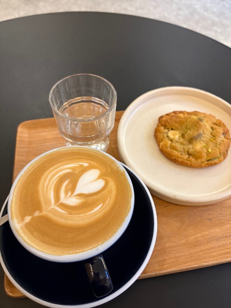 East Crema Coffee Diego (Specialty Coffee Madrid) specialty coffee shop in Madrid - photo 6