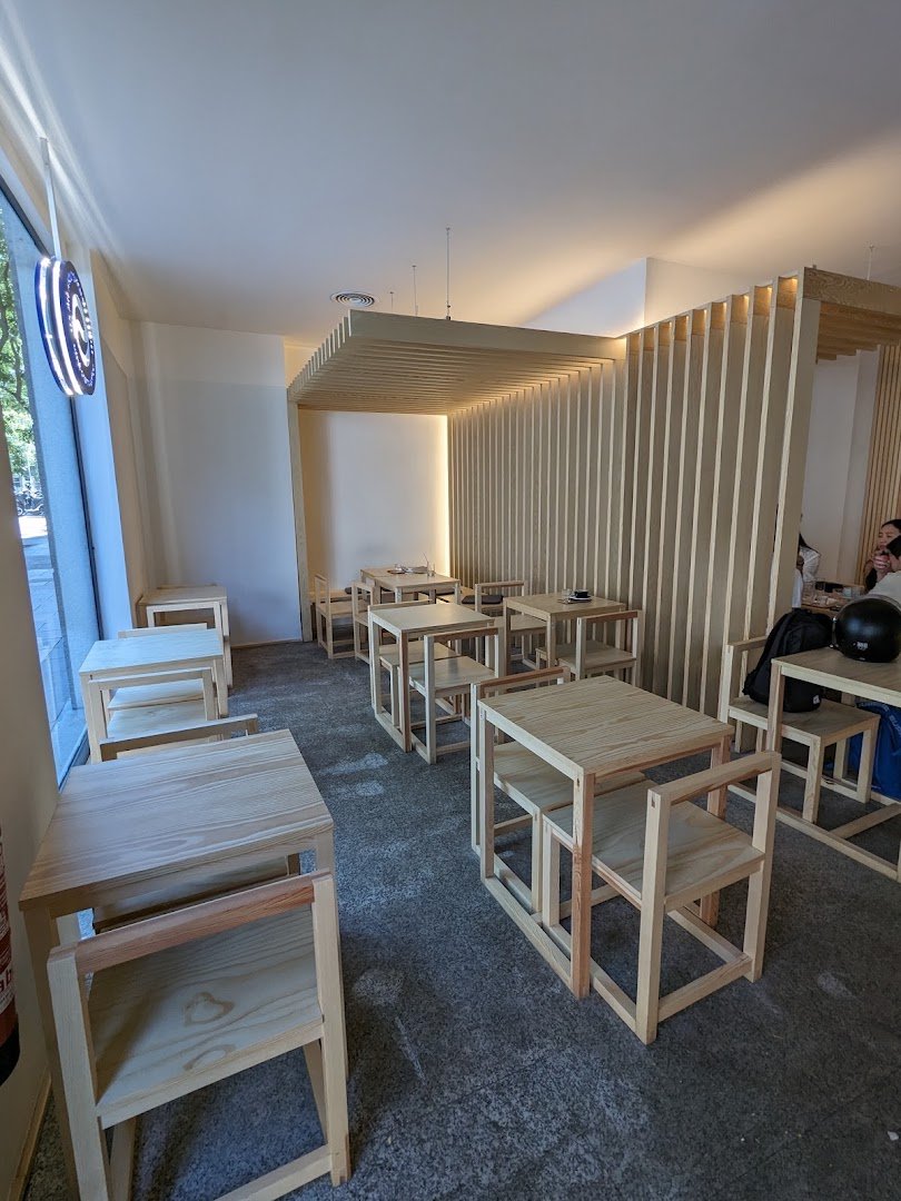 East Crema Coffee Diego (Specialty Coffee Madrid) specialty coffee shop in Madrid - photo 10