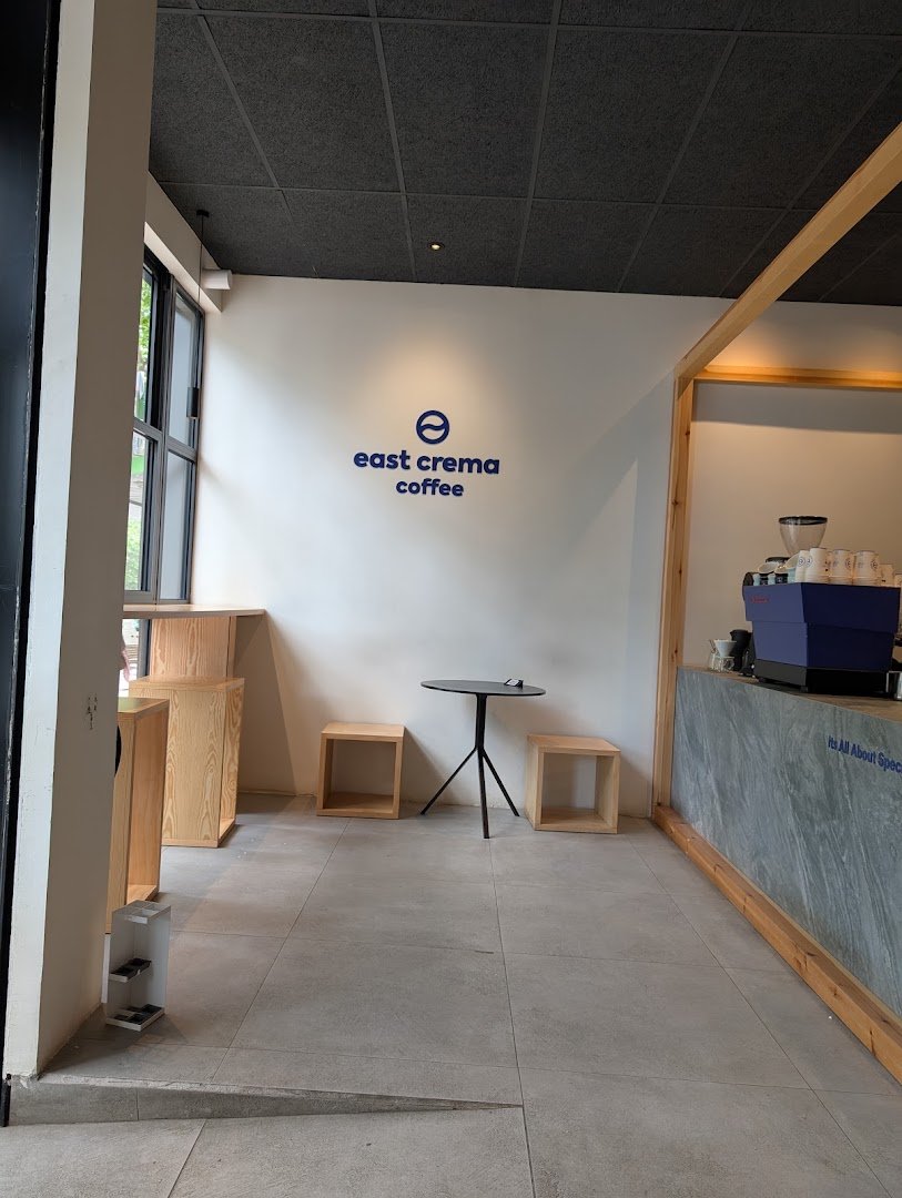 East Crema Coffee Príncipe (Specialty Coffee Madrid) specialty coffee shop in Madrid - photo 5