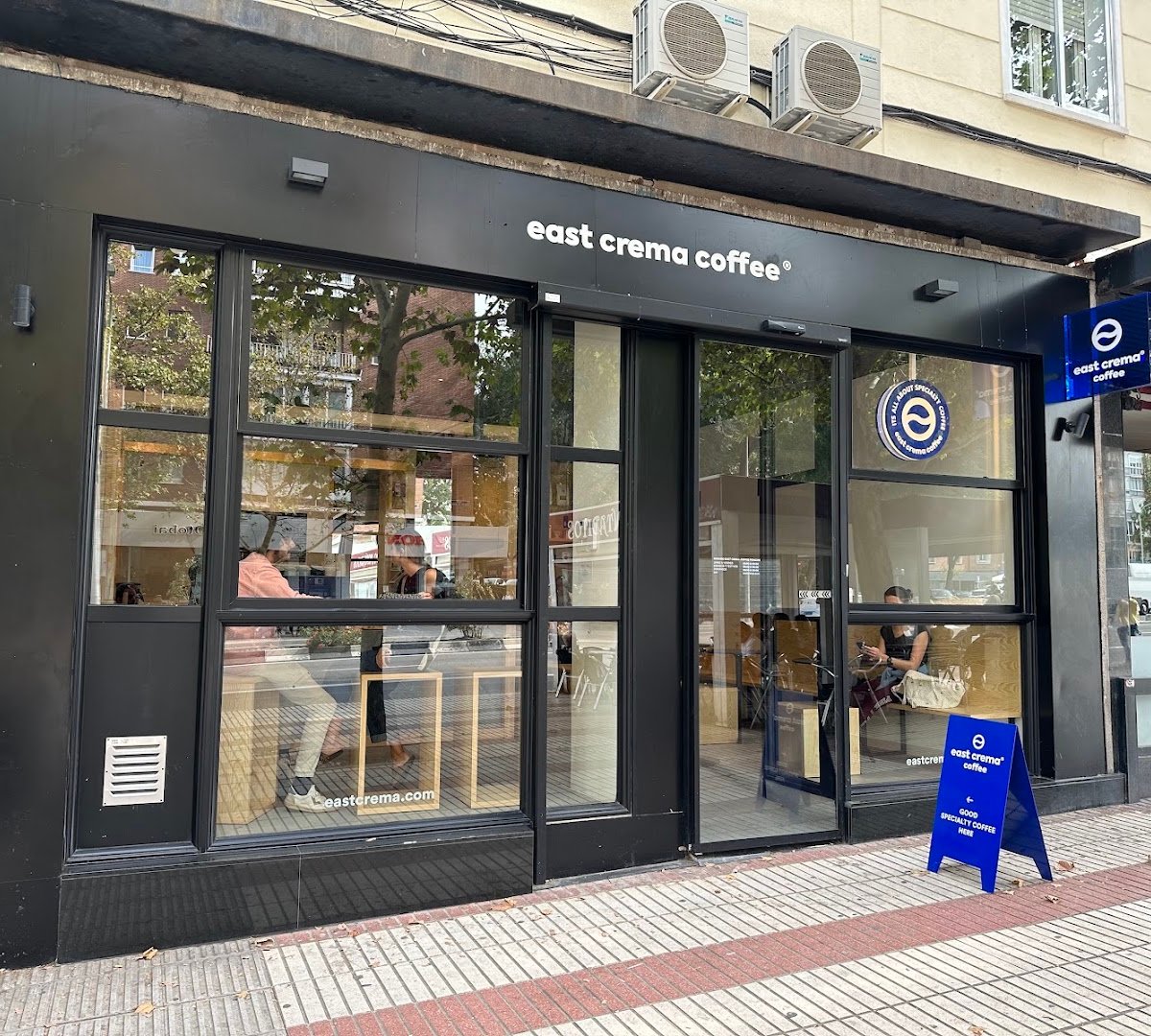 East Crema Coffee Príncipe (Specialty Coffee Madrid) specialty coffee shop in Madrid - photo 6
