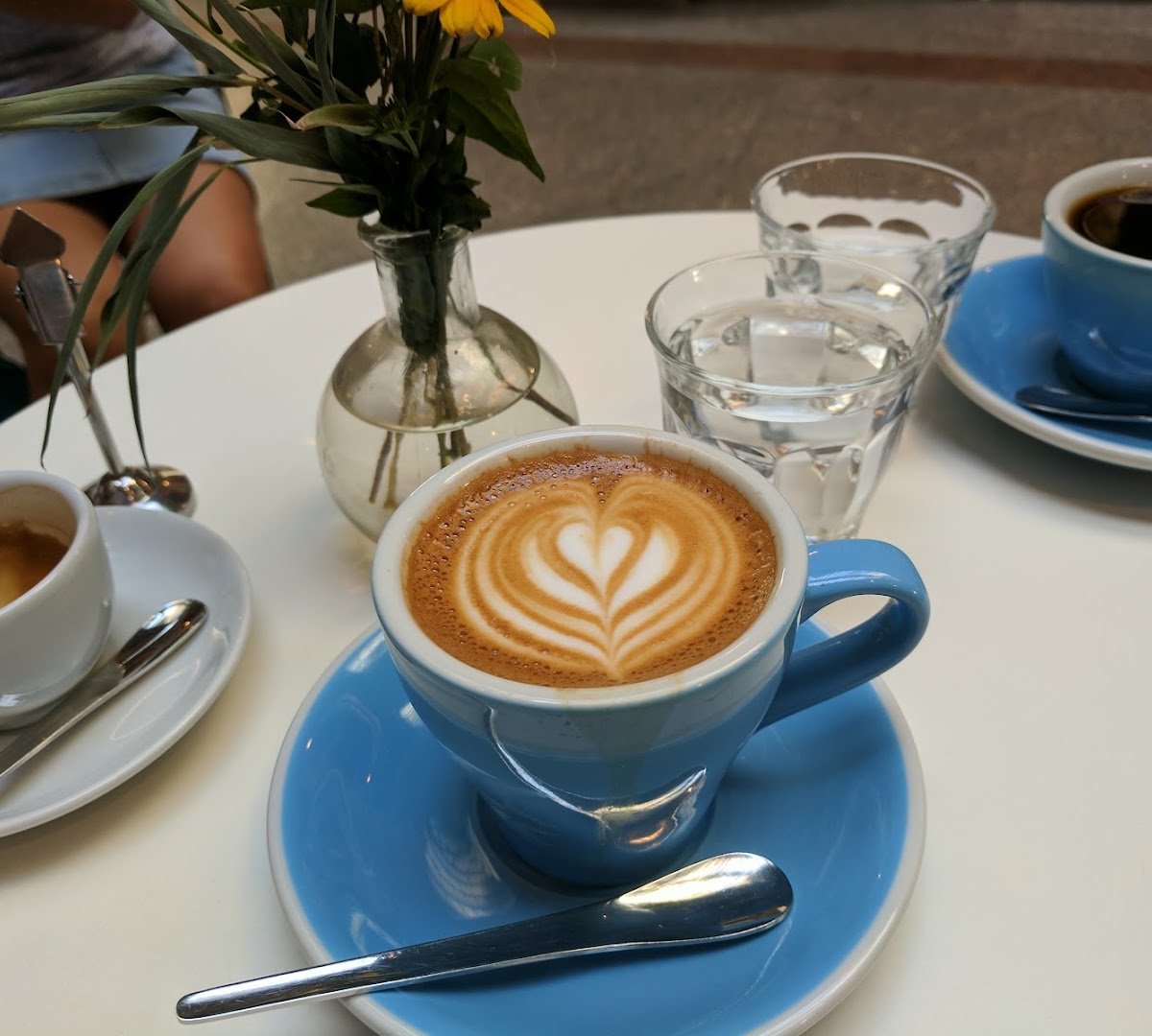 Coffee at Caffè Couture, specialty coffee shop in Vienna
