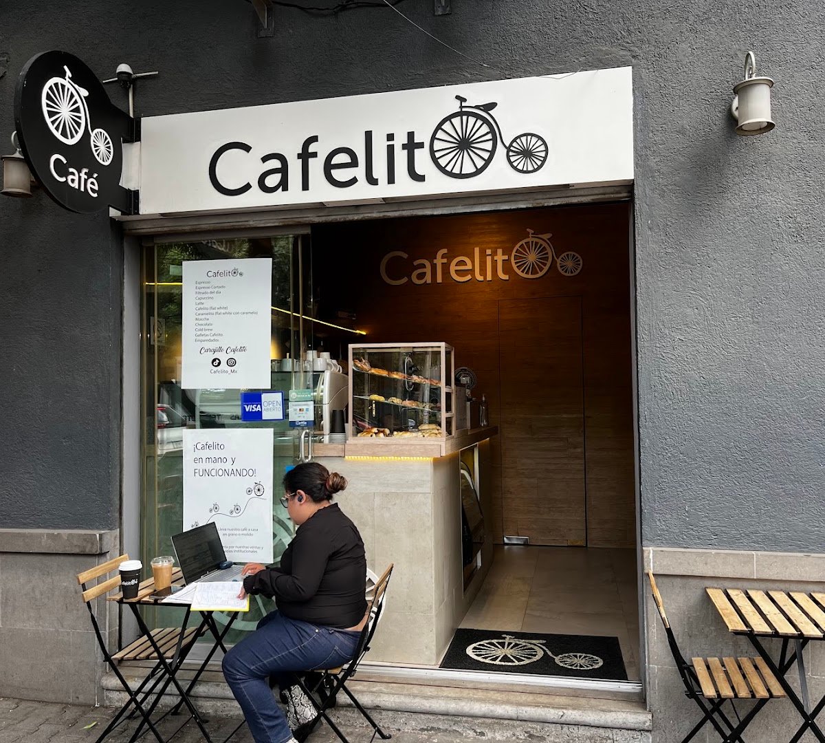 Storefront of Cafelito, specialty coffee shop in Mexico City