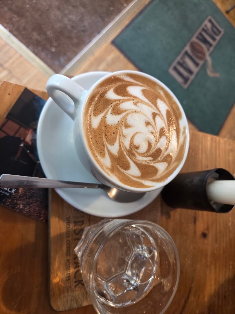 Firstcrack Coffee Roasters & Cafe Pakolat Berlin specialty coffee shop in Berlin - photo 3