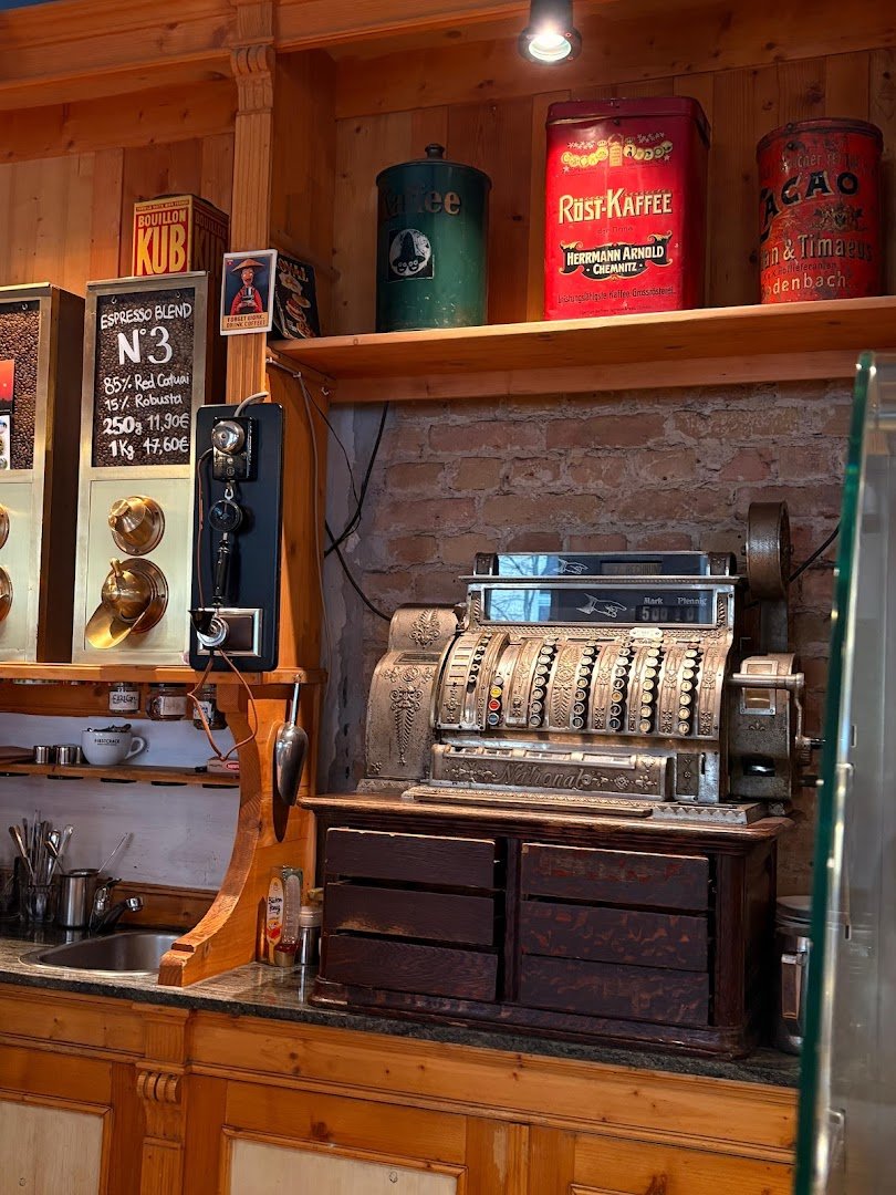 Firstcrack Coffee Roasters & Cafe Pakolat Berlin specialty coffee shop in Berlin - photo 6