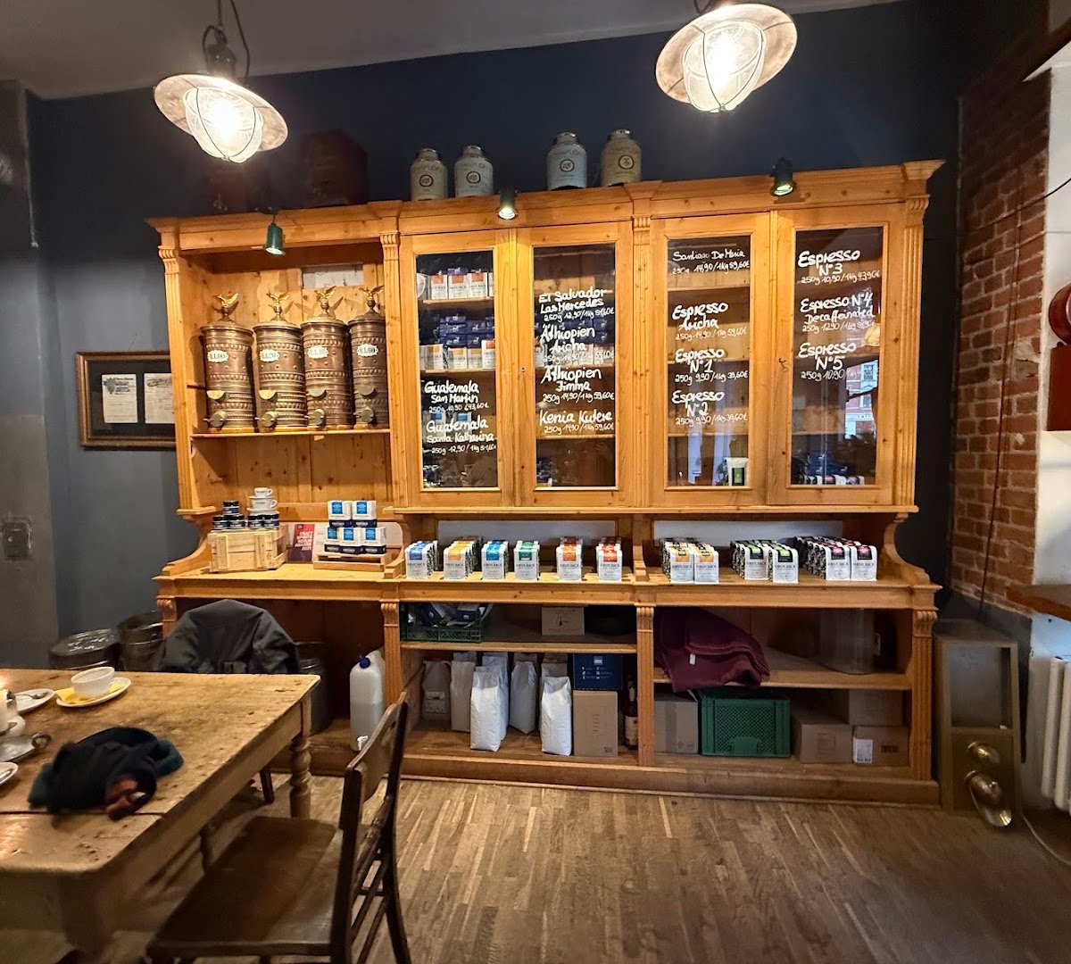 Firstcrack Coffee Roasters & Cafe Pakolat Berlin specialty coffee shop in Berlin - photo 10